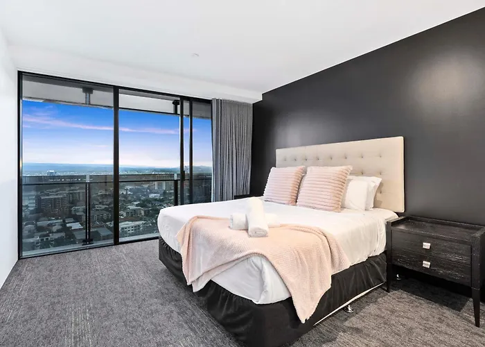 Circle On Cavill - Self Contained & Privately Managed Apartments - Wow Stay